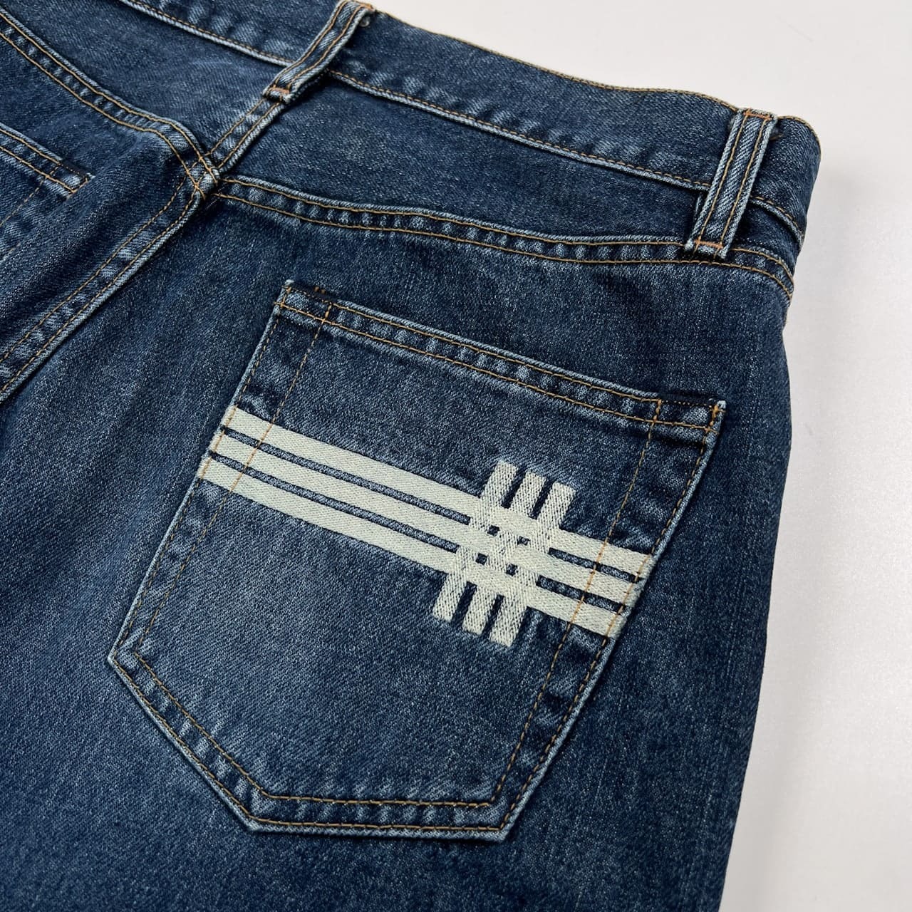 BURBERRY LONDON バーバリー ロンドン バックデザイン デニムパンツ ジーンズ サイズ 30 /三陽商会/日本製