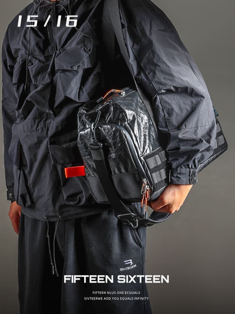 BALENCIAGA 冷やさ adidas レザーダッフルバッグ BALENCIAGA 冷やさ adidas レザーダッフルバッグ
