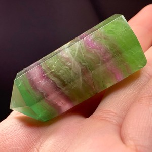 p118 濃厚グリーングラデーションフローライトポイント