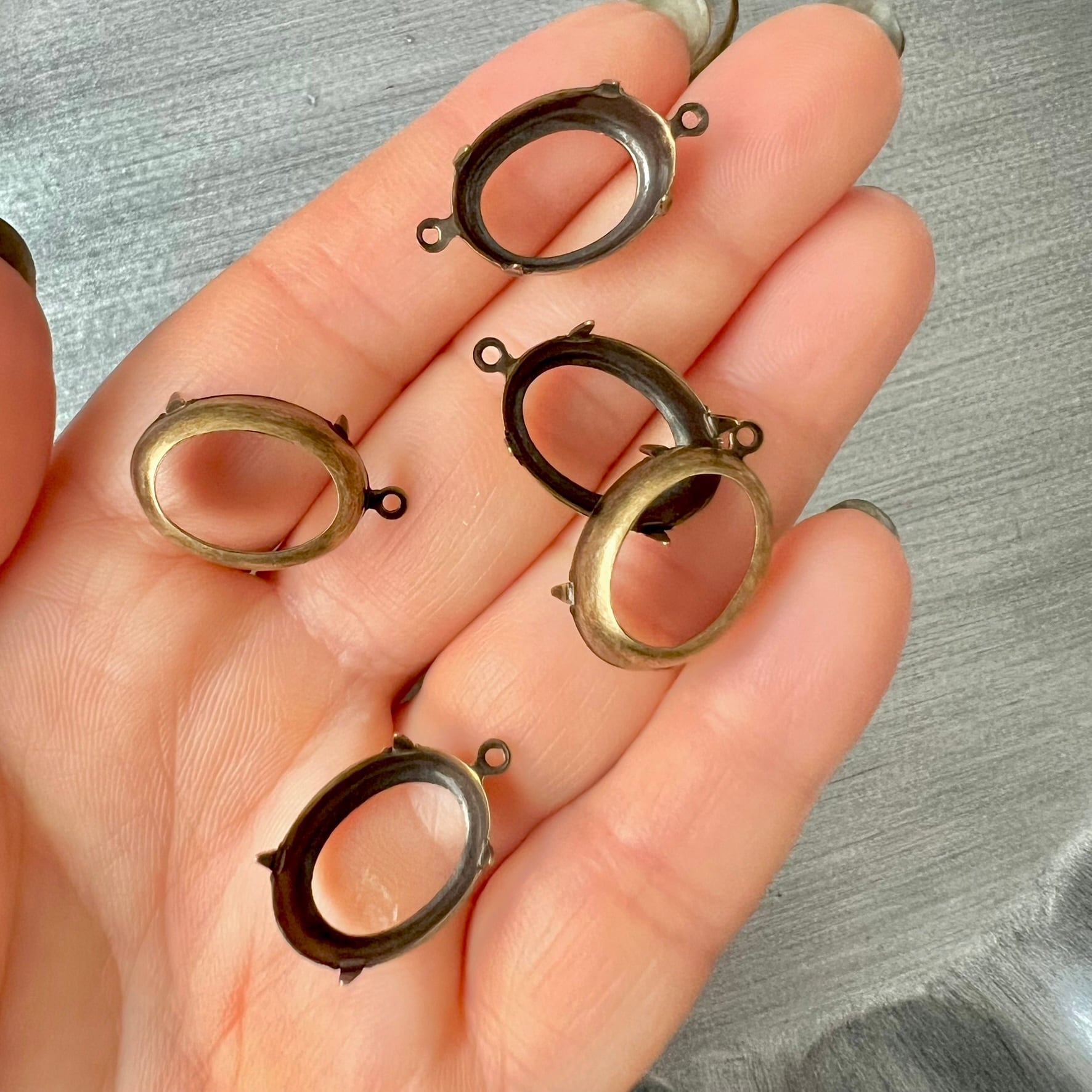 セッティング 台座 1コネクター オープンバック 18×13mm対応 通常