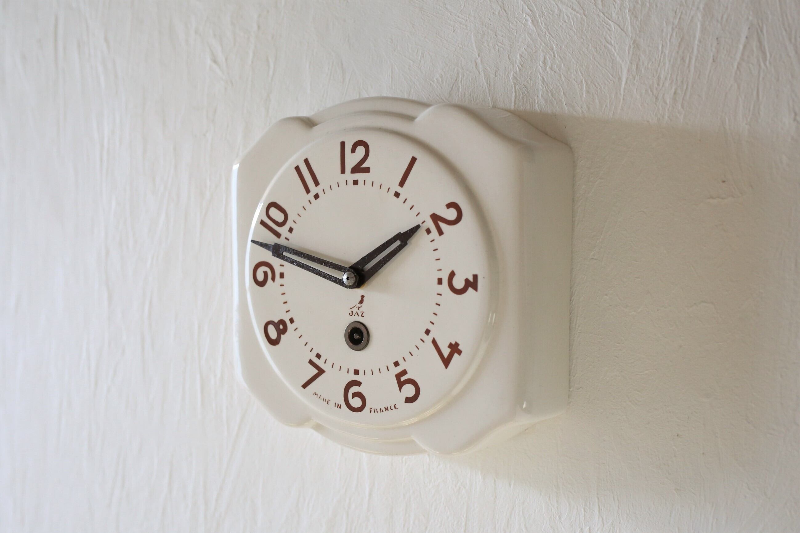 フランス　JAZ 陶器の掛時計　アンティーク品 c389debd6db284c58d808e6d3b4a6e