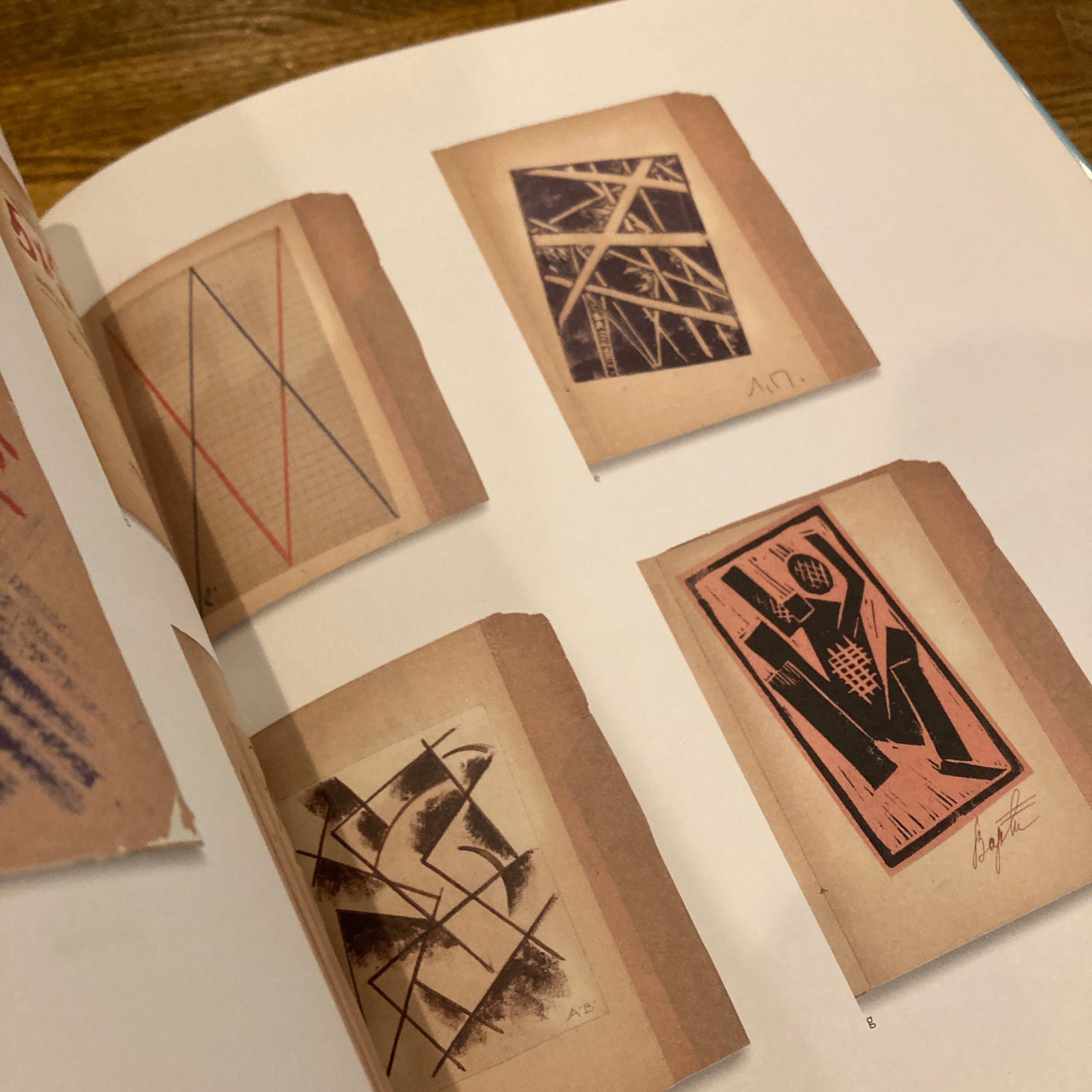 洋書 THE RUSSIAN AVANT-GARDE BOOK 1910-1934 The Russian Avant-Garde Book 1910-1934 ARTBOOK | D.A.P. 2002