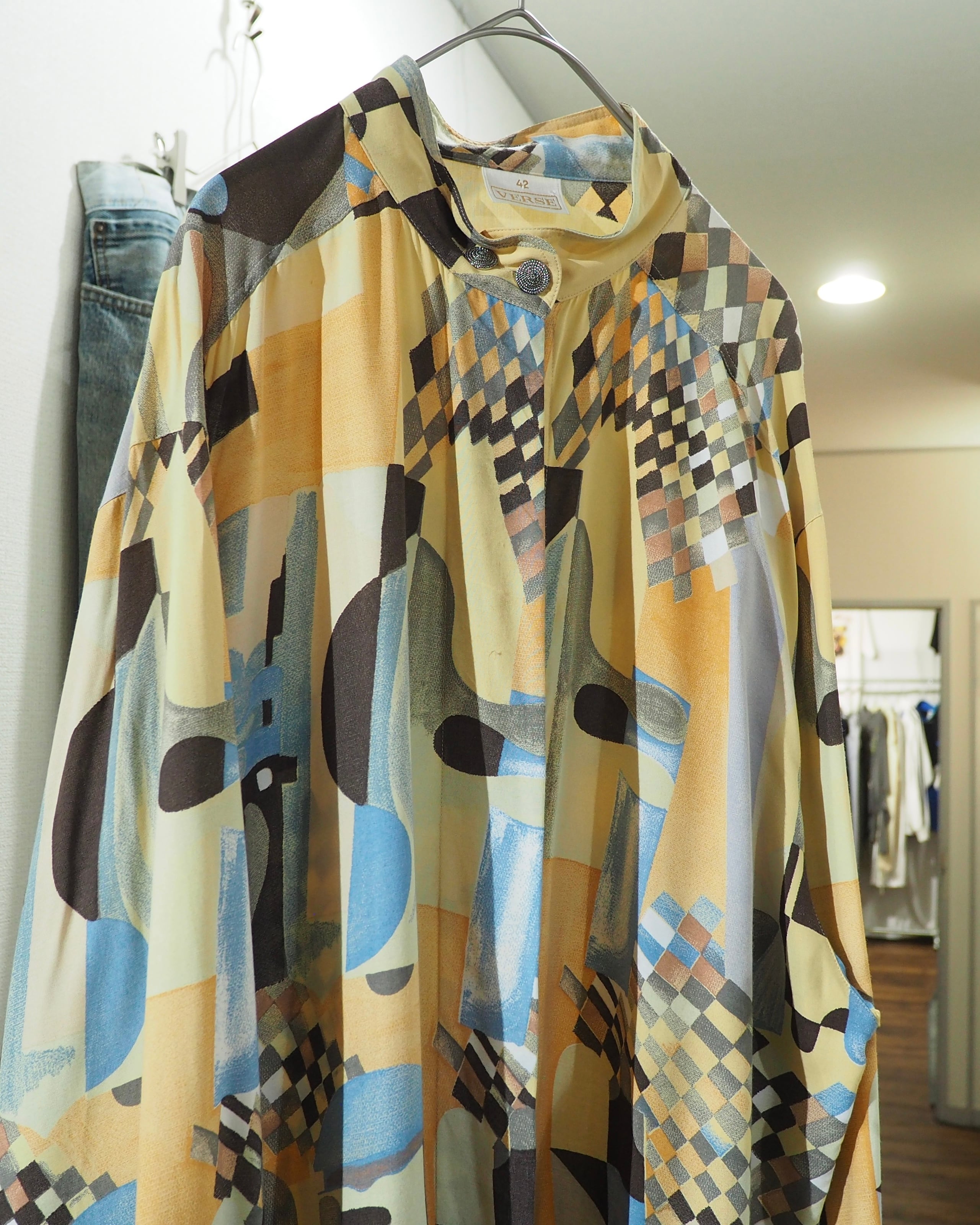 1980 - 90s Beautiful Abstract Art Painting vintage Drape No Collar Shirt