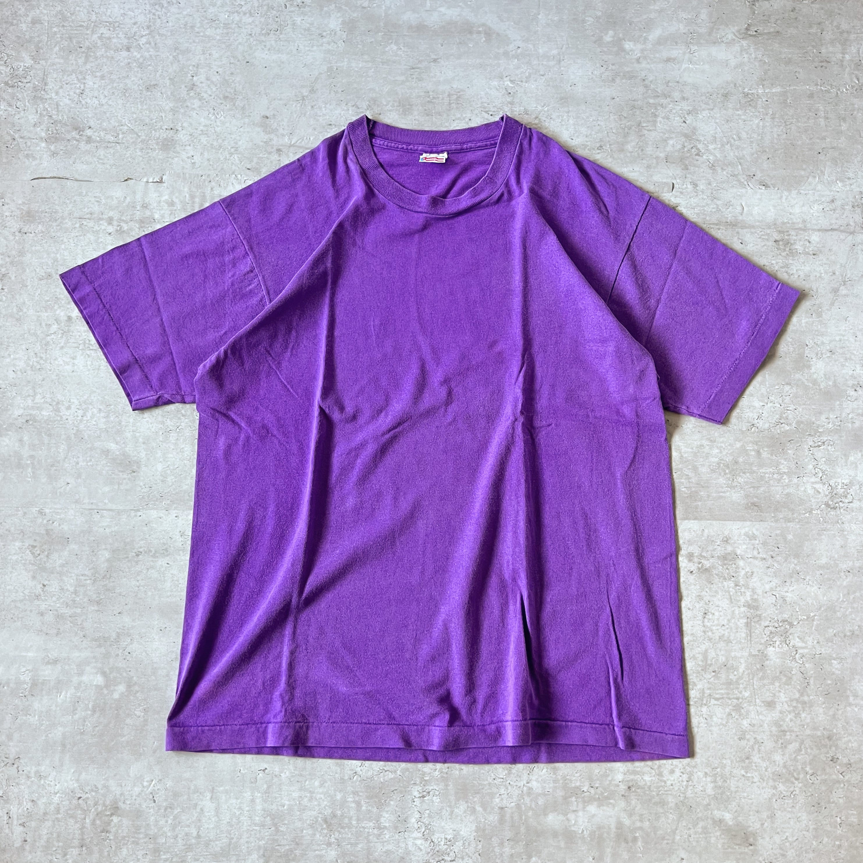 90s “FRUIT OF THE ROOM” XL size made in usa purple color plain Tee