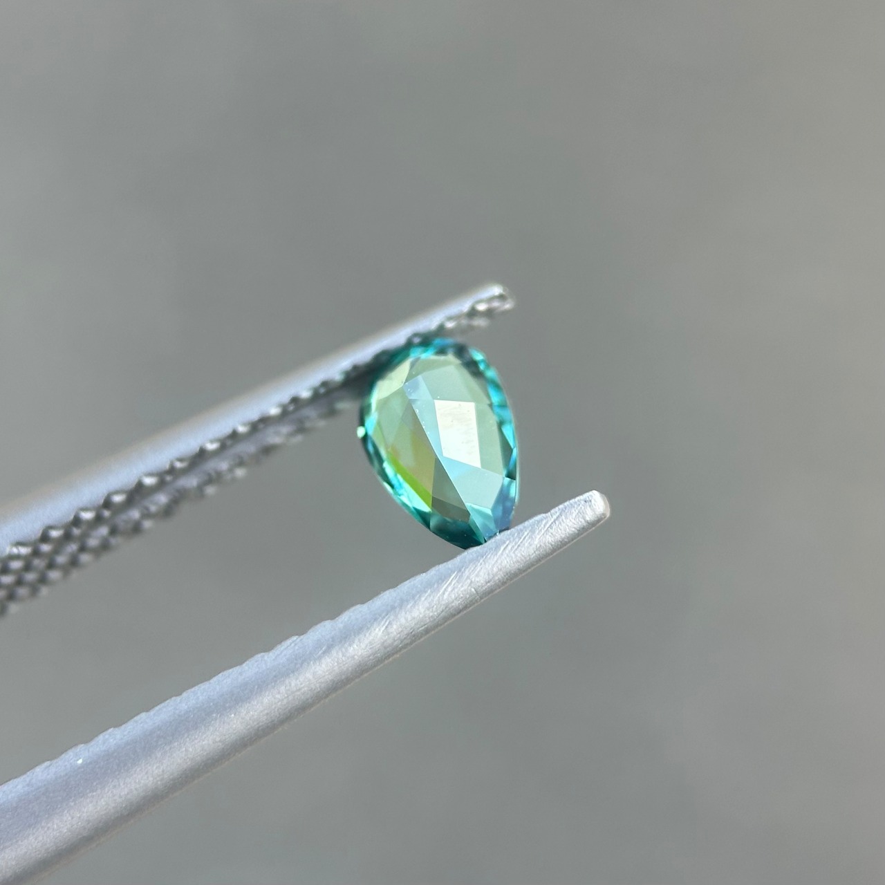 ラグーントルマリン 6.1x3.7mm, 0.31ct, ナミビア産