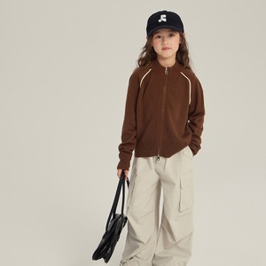 秋ミニマリストカーディガン