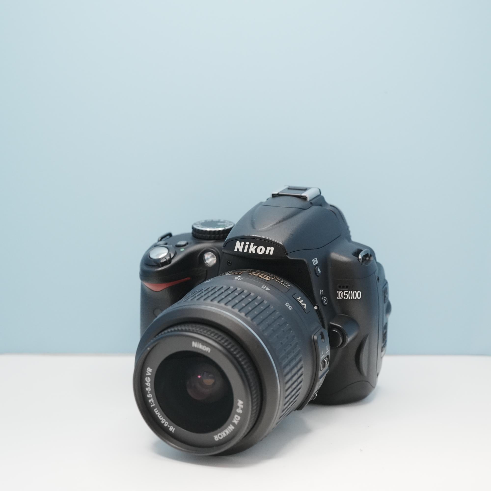 Nikon D5000 一眼レフ スマホ転送OK フルセット 美品 シロクマカメラ