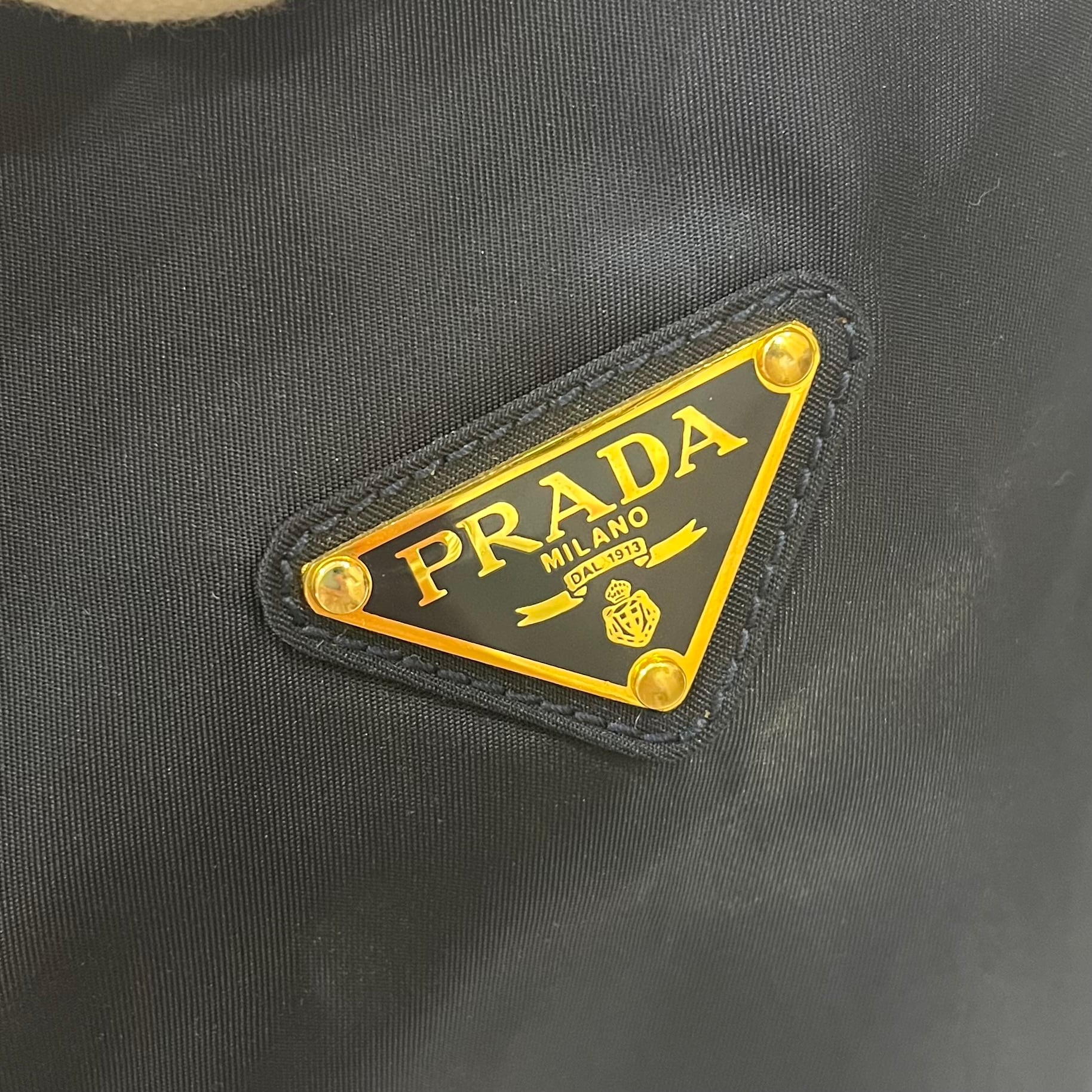 新品！！⭐︎PRADA ブラックナイロンシュシュ⭐︎ブラック色金具ゴールド色⭐︎ PRADA】2260 プラダ ナイロン チェーントートバッグ ブラック ゴールド