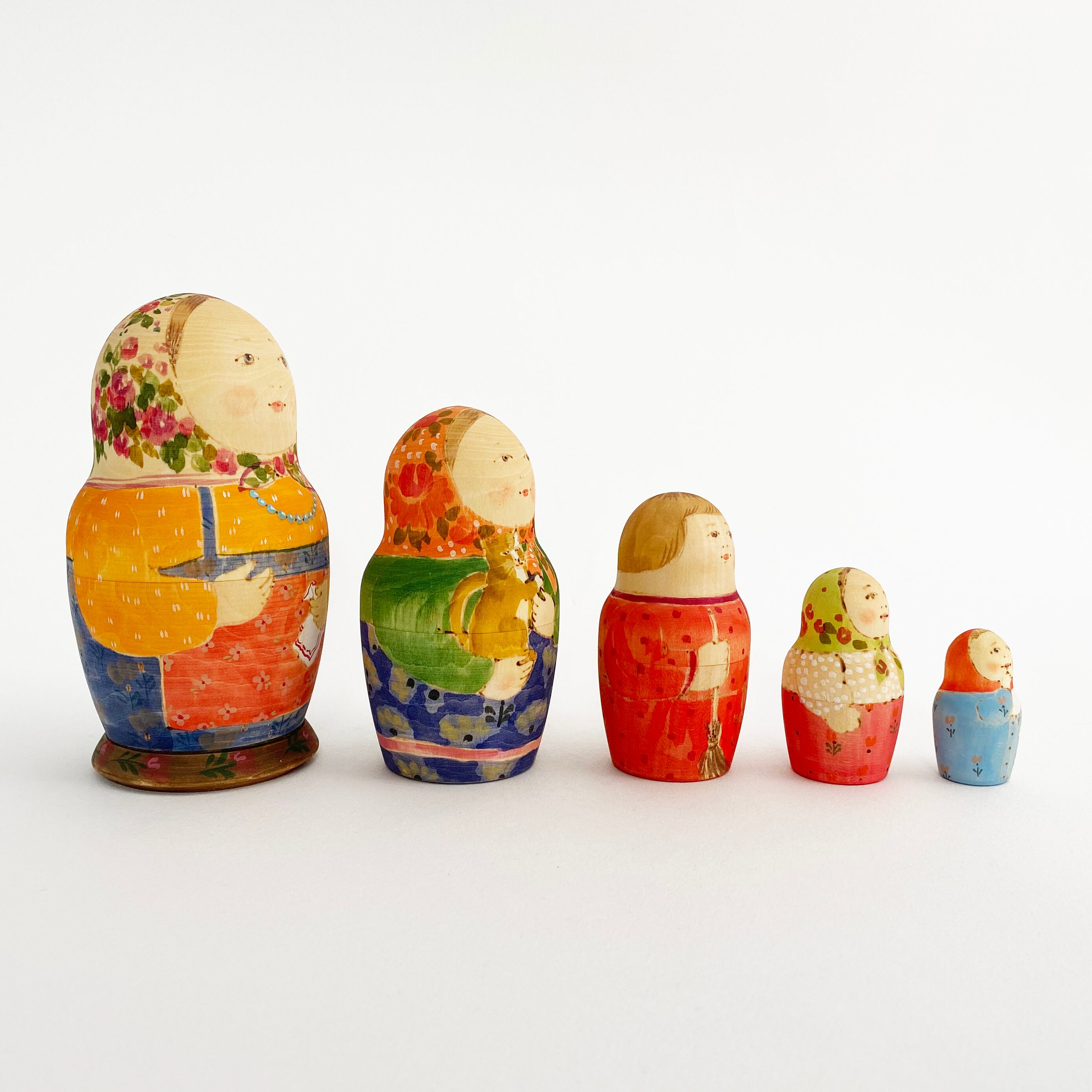 アーティスト・マトリョーシカ（マリヤ・ドミトリエワ作/ハンカチ5個組）