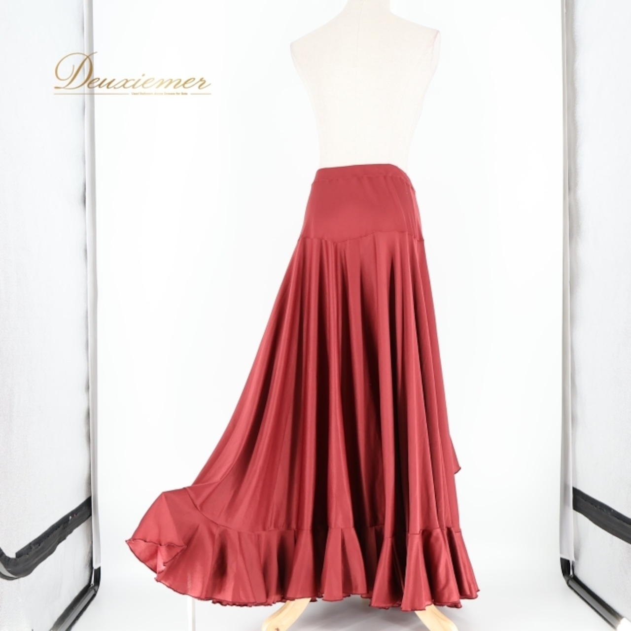 フラメンコ 衣装 ファルダ スカート レッド系 ブラウン系 無地 シンプル ボランテ フリル 赤茶 ボリューム 伸縮 ストレッチ 練習 レッスン 落ち着いた色 ペチコート ロング 上品 かわいい ダンス衣装