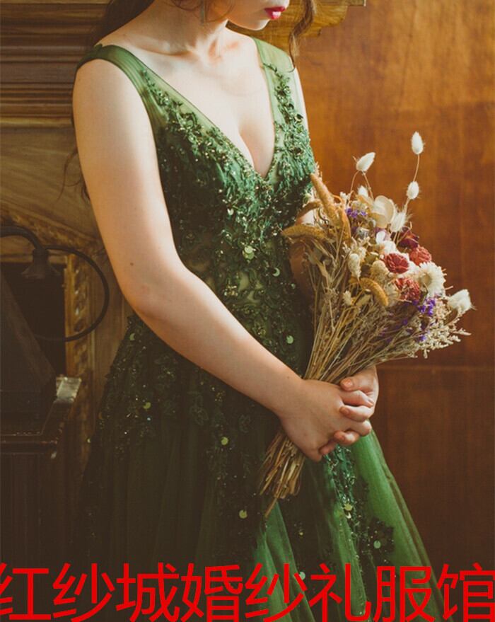 カラードレス 深めな緑 Vネックドレス トレーン タンクトップ　 繊細レース　 イブニングドレス 結婚式/披露宴 | Cinderelladress  powered by BASE