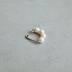 Small Crescent Pearl Ear Cuff [WM-EC016]