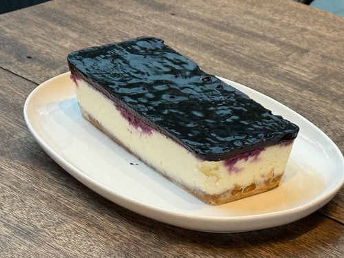 newとろけるベイクドチーズタルトon朝倉産ブルーベリー