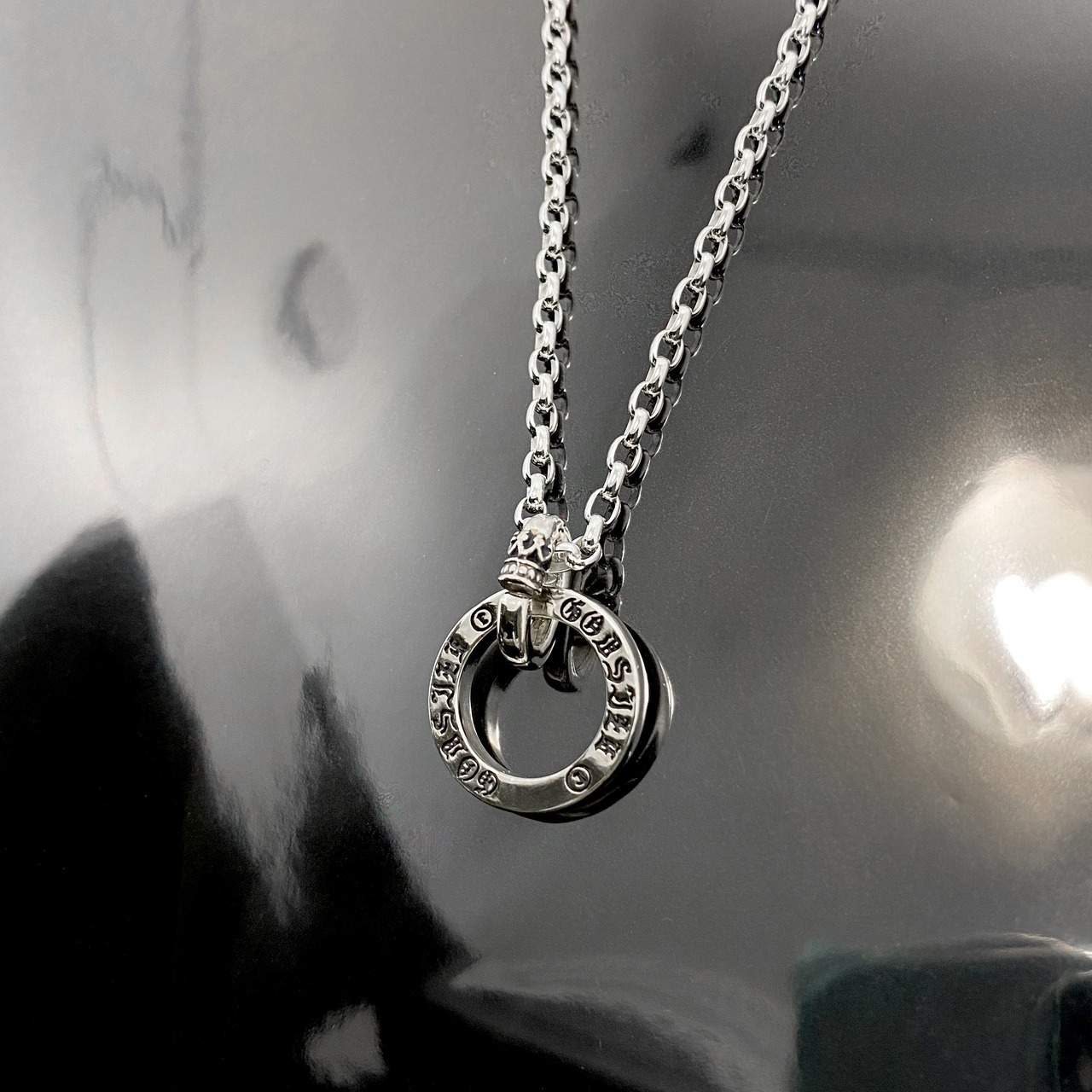 GODSIZE® LABEL CIRCLE NECKLACE / ゴッドサイズ®レーベルリングネックレス