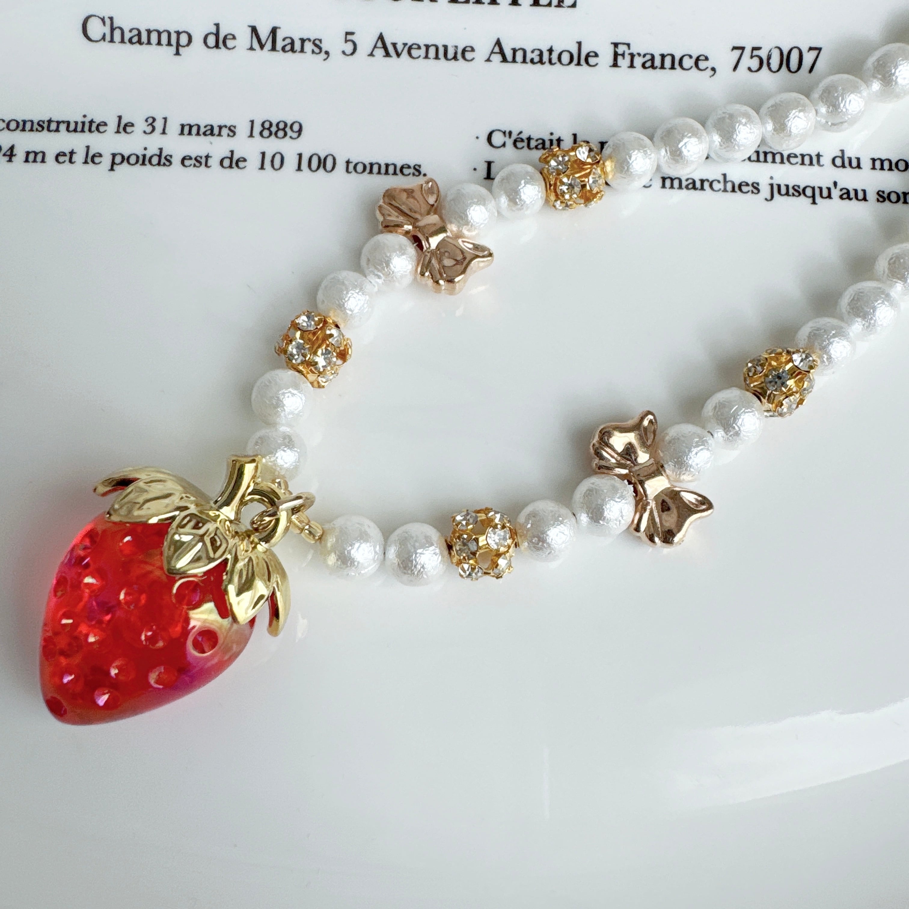 マザーオブパールいちごネックレス