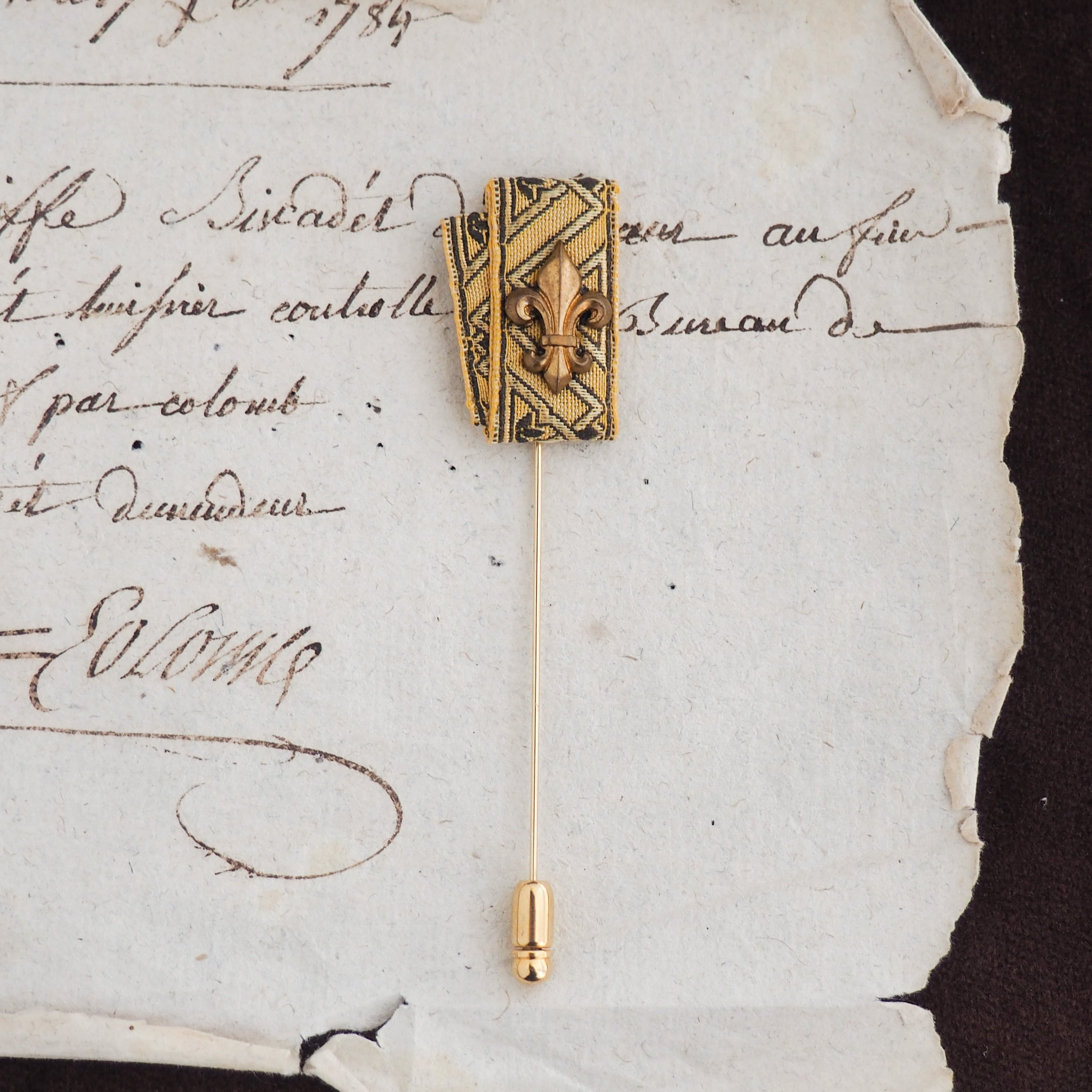 ユリの勲章 / ピンブローチ(Yellow&Gold)