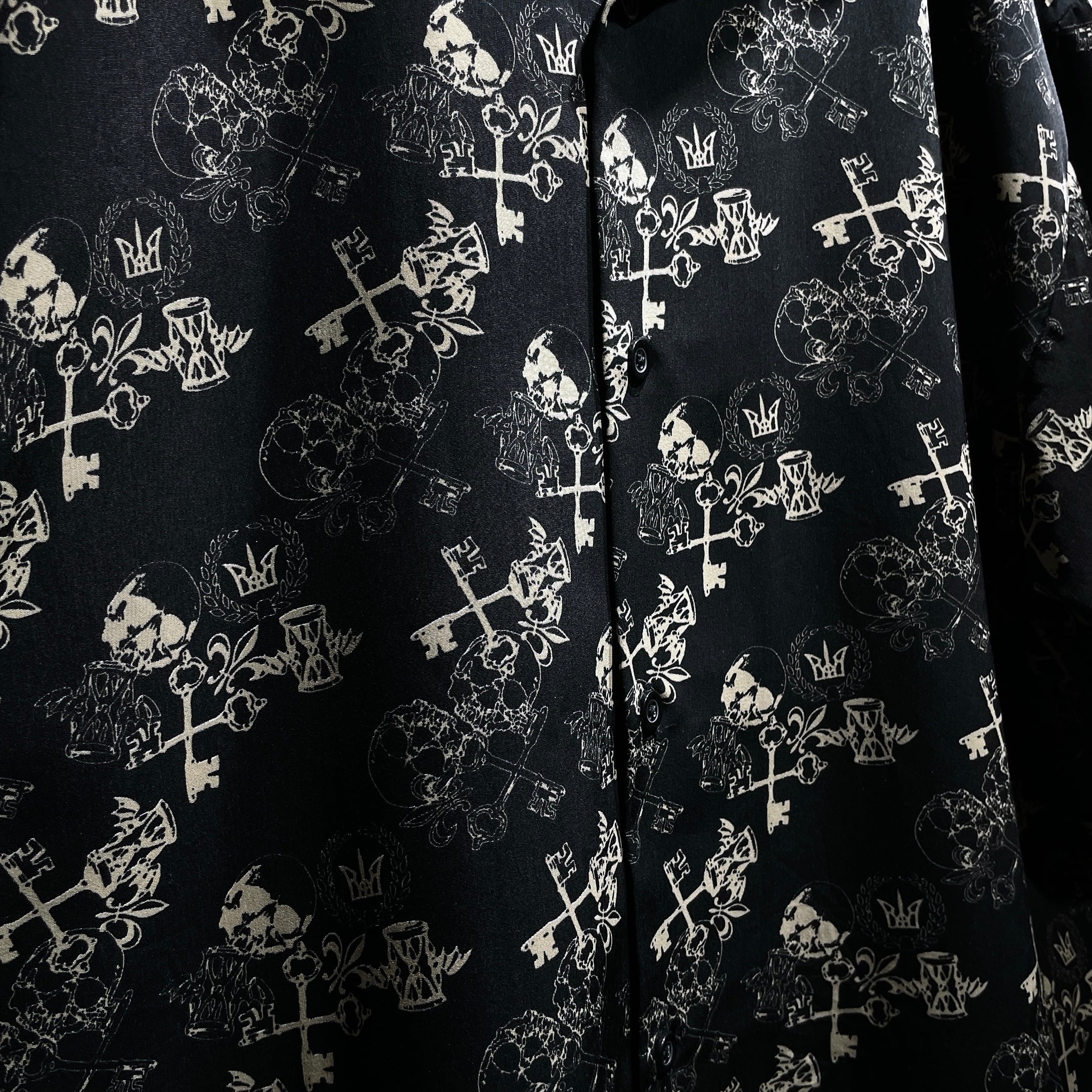 Black mode × Gothic pattern Design Drape loose SS open collar shirt