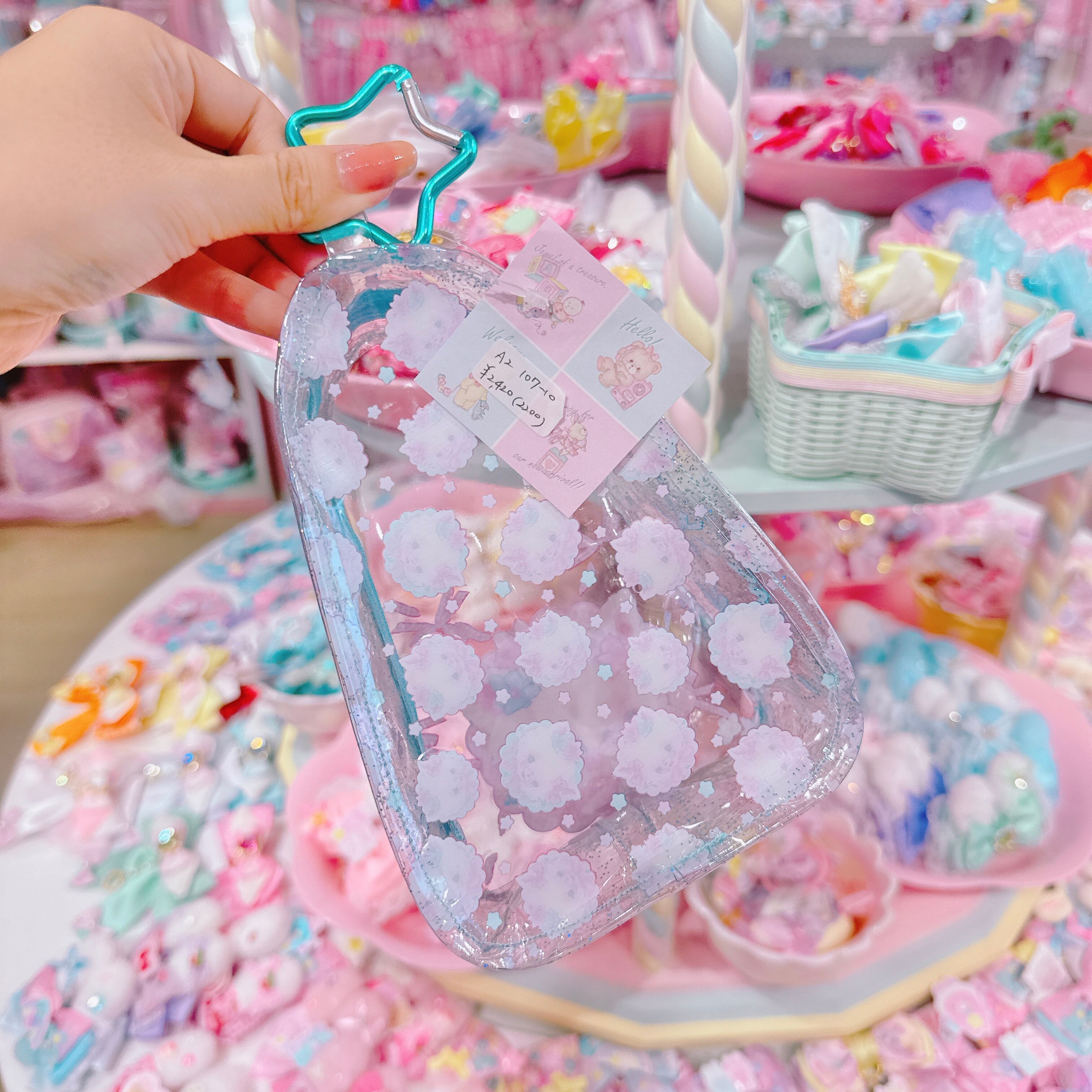 【A2】107-10カラビナ付きお家ポーチ（ぬいぐるみポーチ）