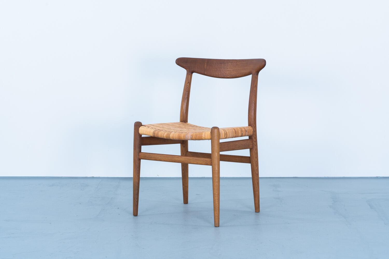Hans J Wegner | W2 dining chair | kaikki gallery | 北欧