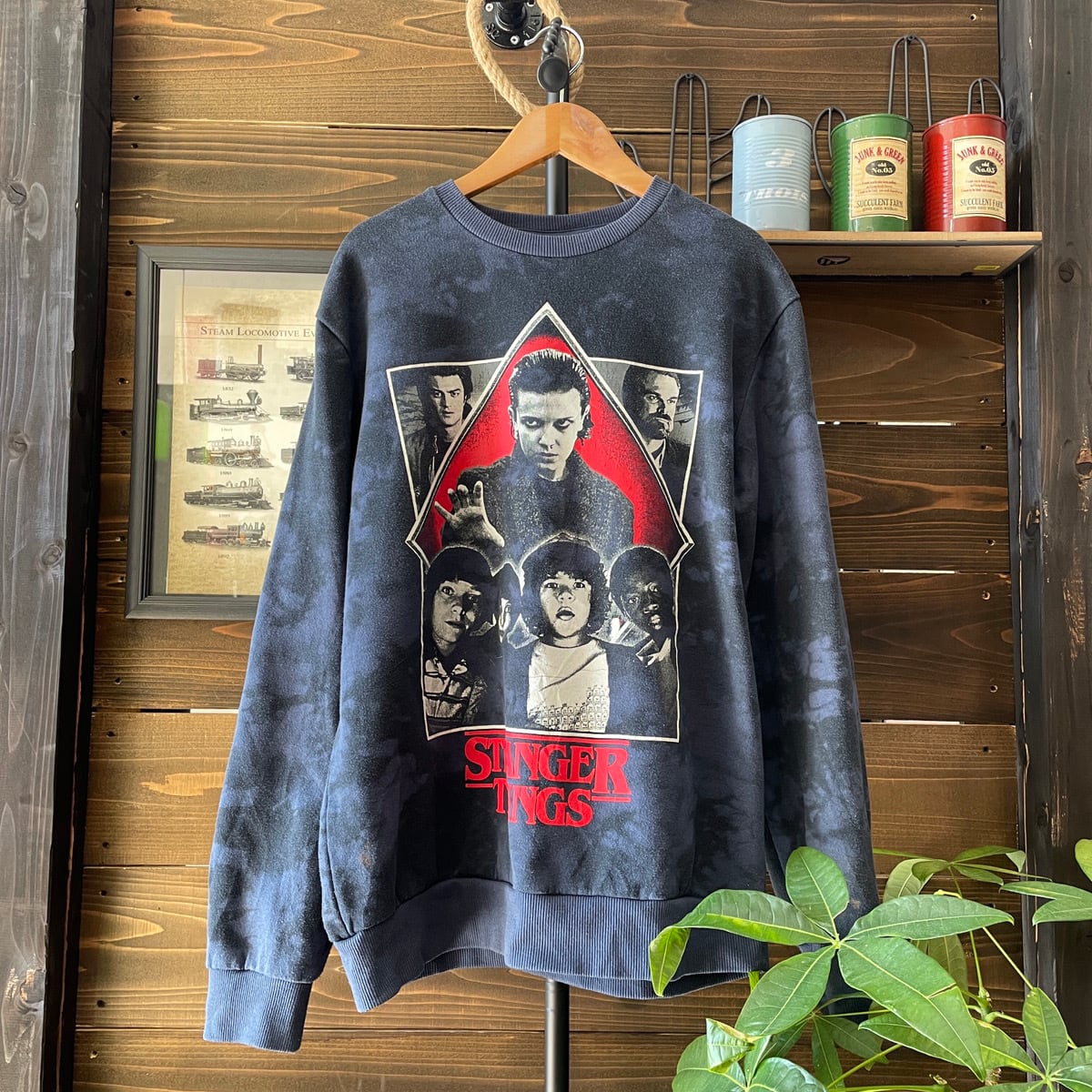 ストレンジャーシングス STRANGER THINGS プリントスウェットシャツ