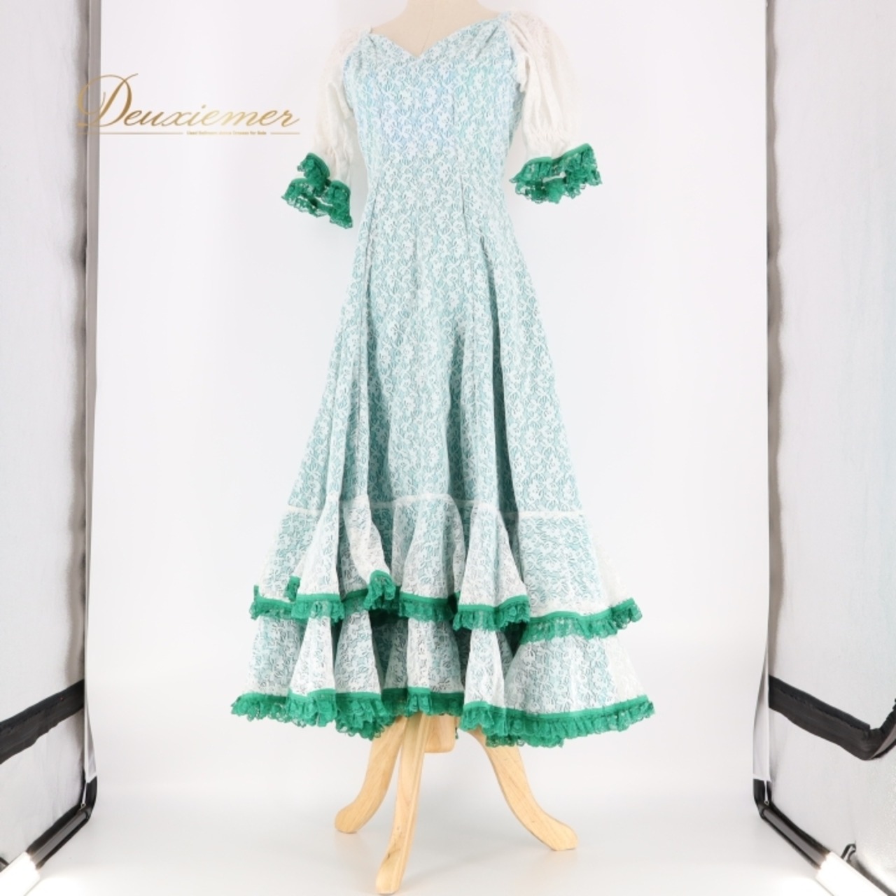 フラメンコ 衣装 ワンピース ドレス レース 緑 青 高級感 フリル ボランテ ダンス パーティ 発表会 ホワイト系 グリーン系 おしゃれ 可愛い エレガント ステージ衣装 ダンス衣装 レディース ふんわり レトロデザイン