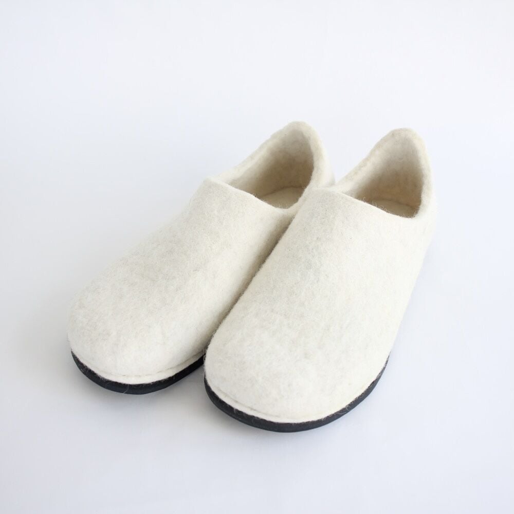 Hemskor 羊毛フェルトルームシューズ（踵あり・ナチュラルホワイト