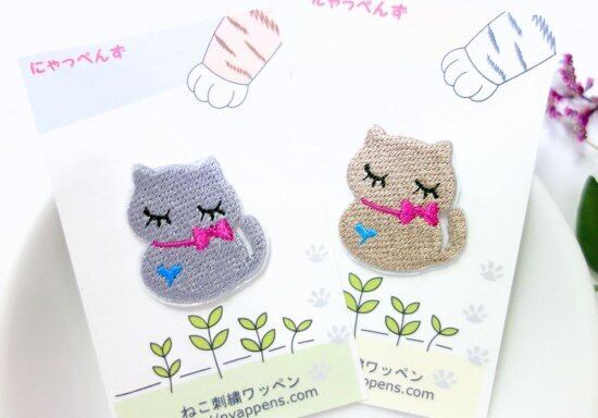 シールにもなる猫の刺繍ワッペン◆ねこだるま　グレー
