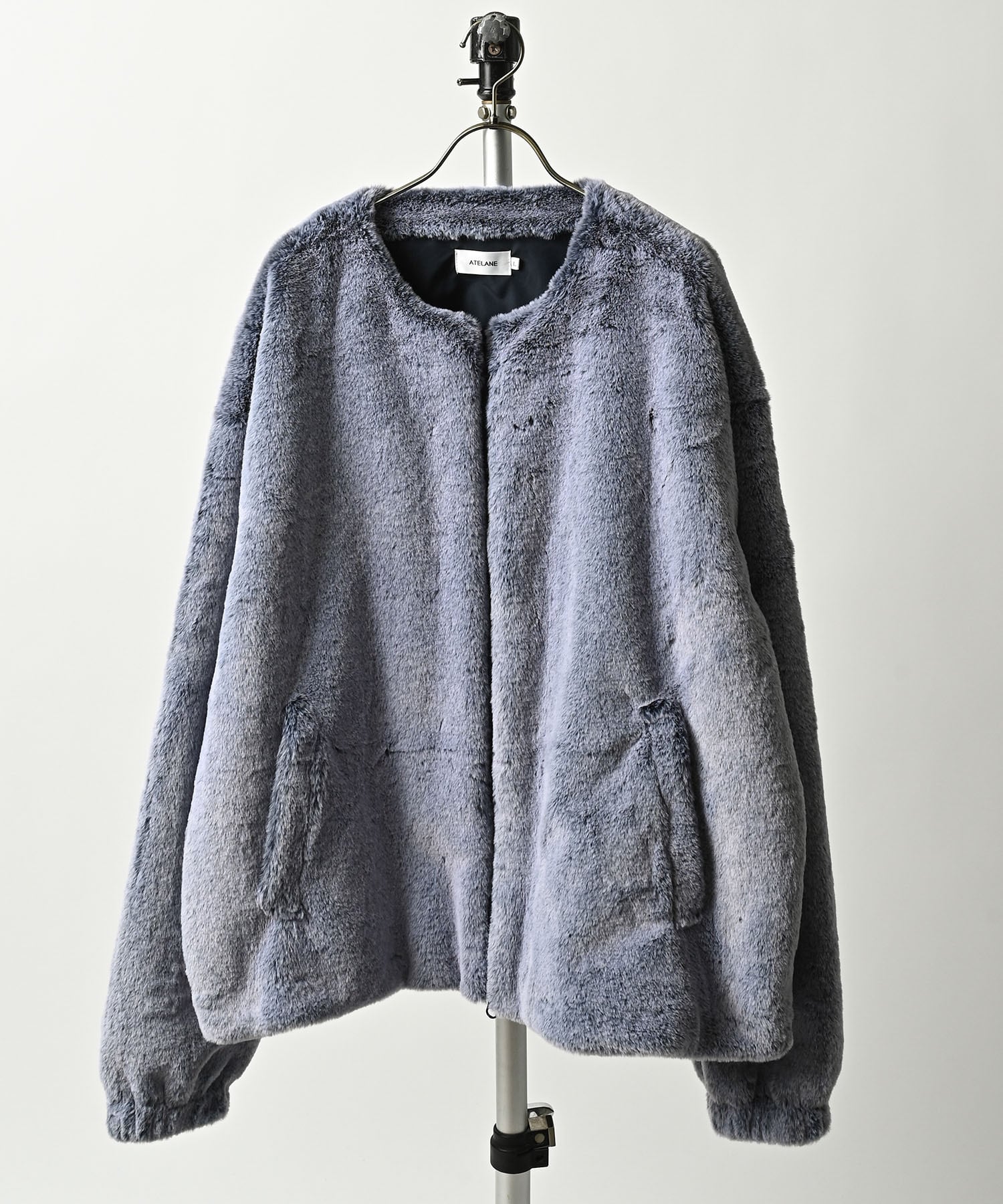 ATELANE Faux fur collarless blouson (MIX-BLU) 25A-23001