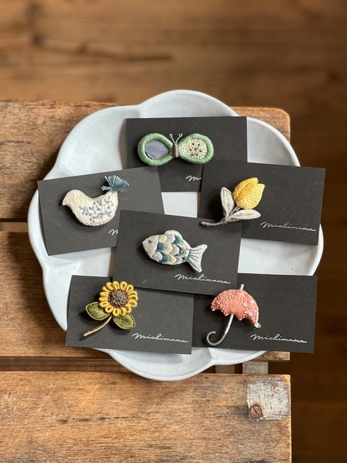 michimama 手刺繍ブローチ　13