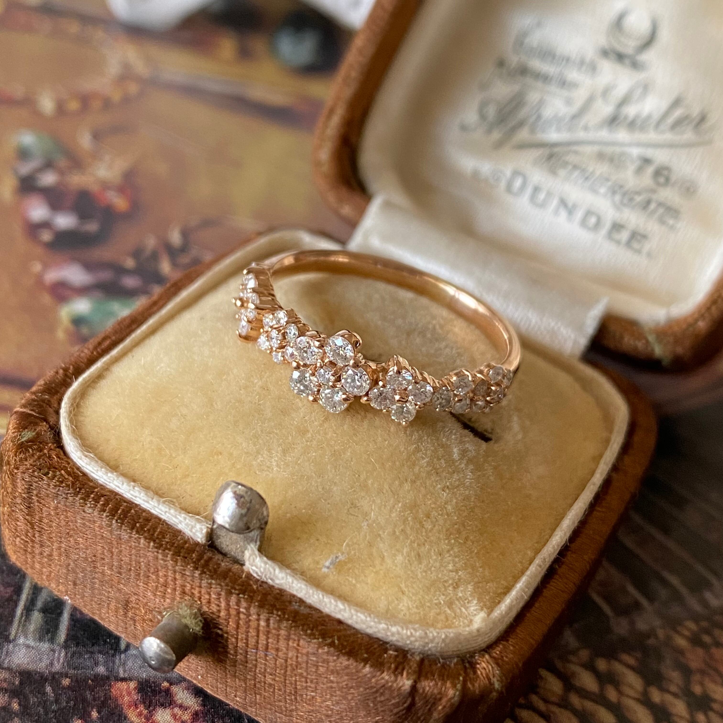 天然ダイヤモンド フラワーモチーフ 18金リング Mico宝飾店 By Sweet Compass