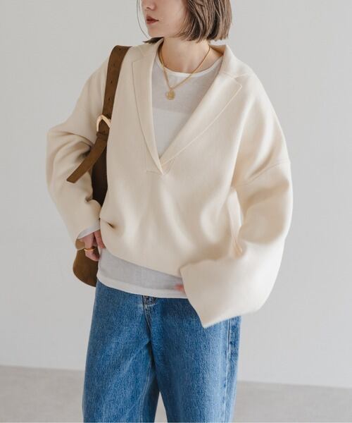 深Vネックニットプルオーバー