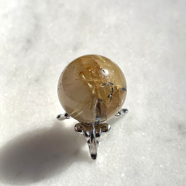 ゴールデンルチルクォーツ　丸玉　金運お守り石　（台座つき）【超美石】　3705