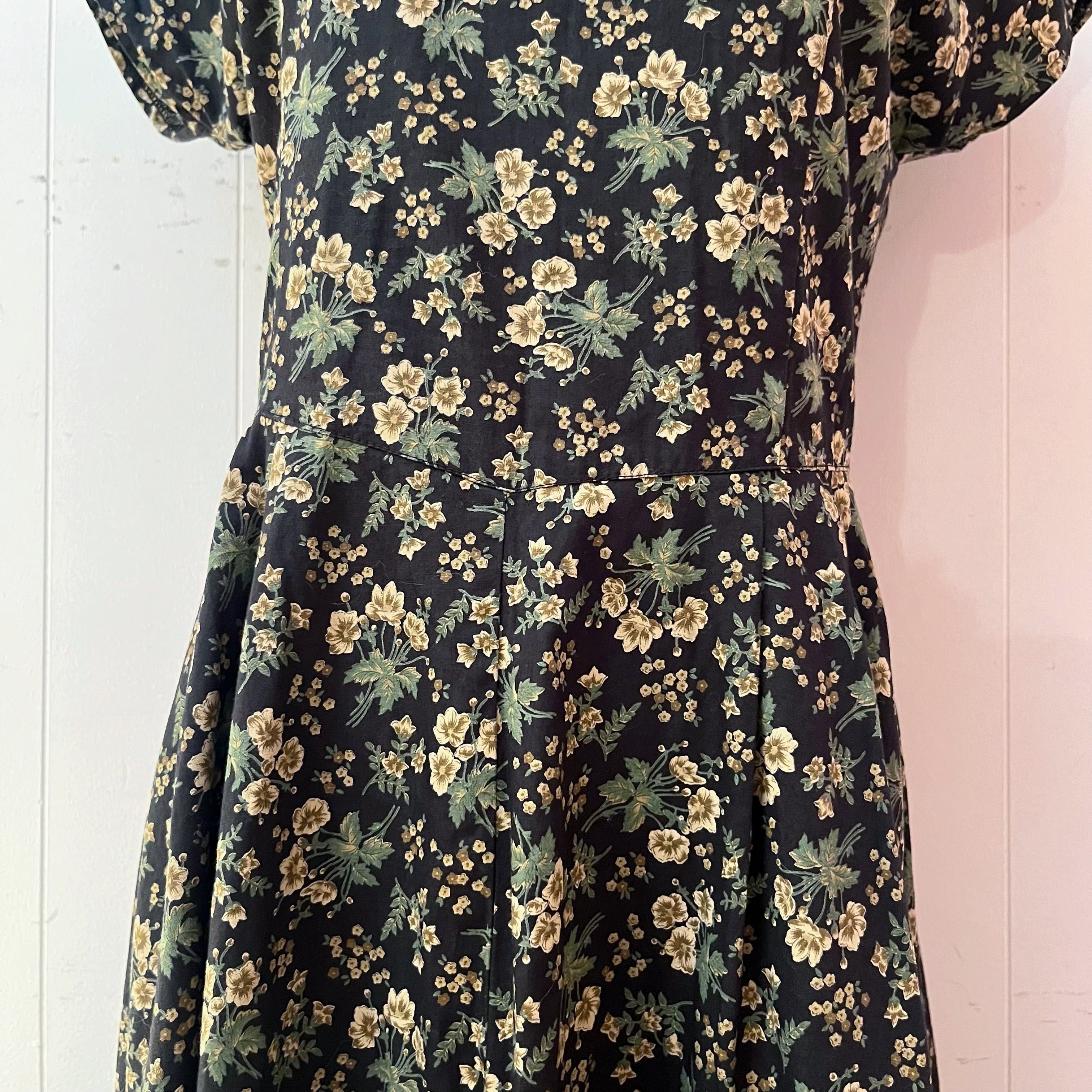 black lace flower tuck one-piece