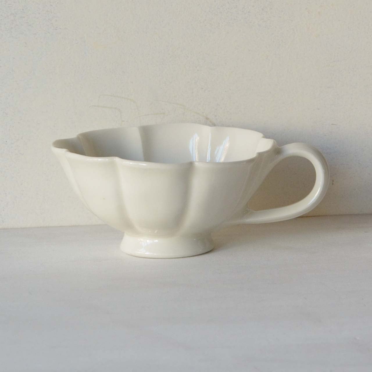 宮田竜司 白磁 輪花カップ（26-044） | MIGO LABO