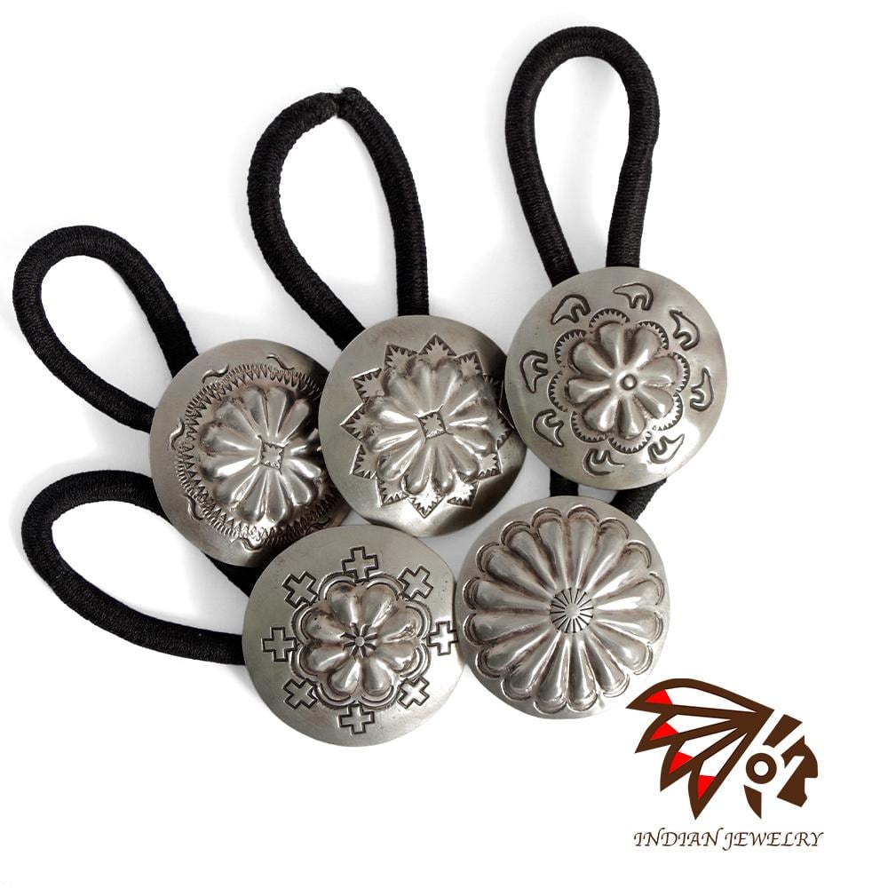 インディアンジュエリー ナバホ族ジュリアスミス INDIAN JEWELRY インディアンジュエリー】Navajo Silver Concho M