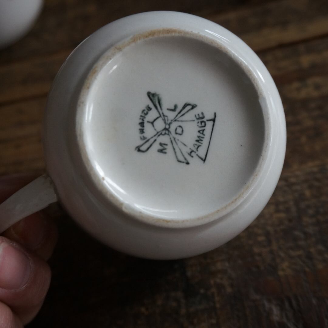 古いフランスの陶器カップ2点セット