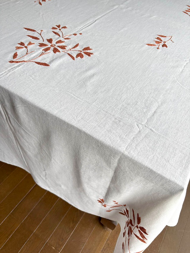 テーブルクロス　花刺繍　色刺繍　茶色花刺繍　テーブルコーディネイト　19clm40-2