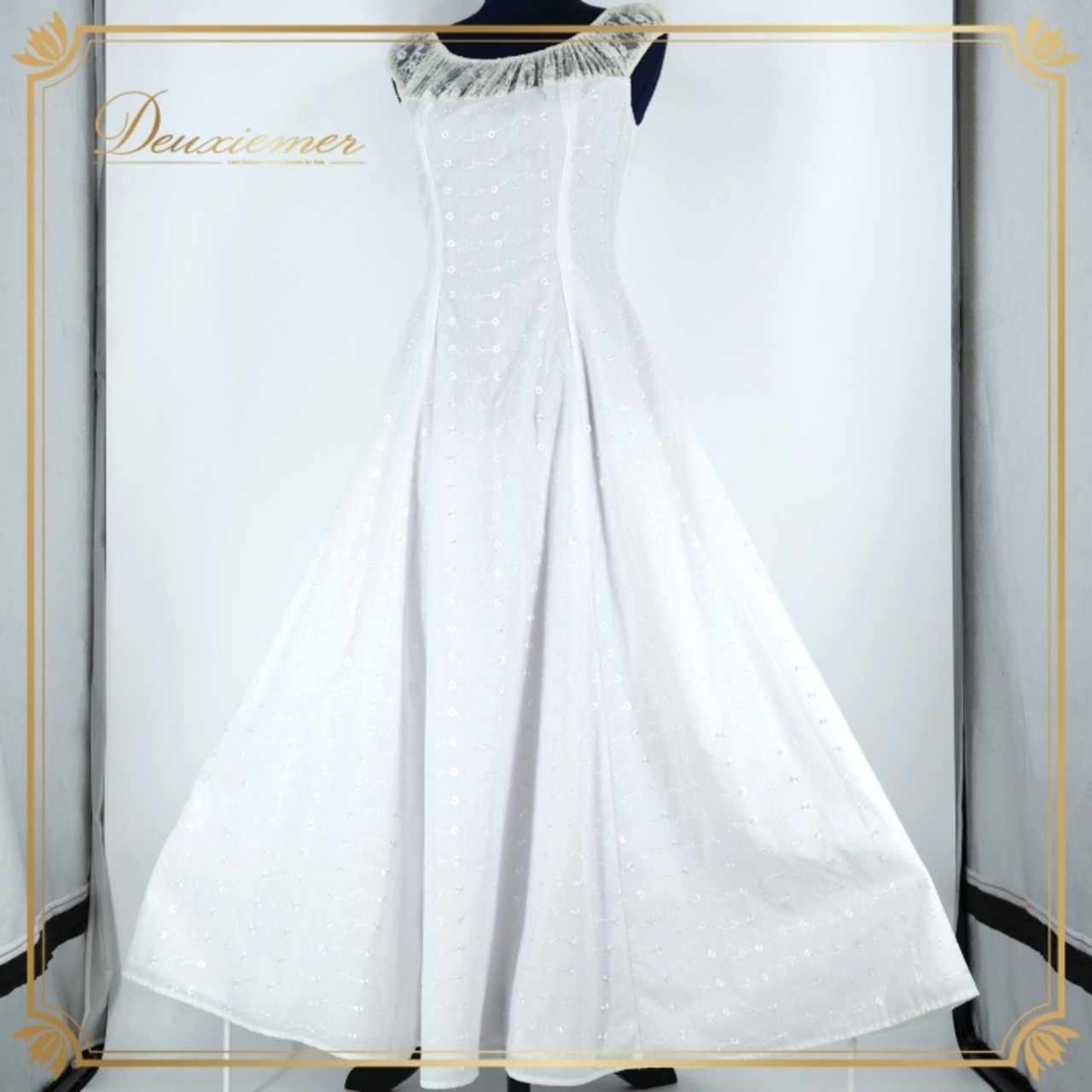 フラダンス 衣装 ワンピース ドレス ホワイト系 CC Fashions ハワイ製 かわいい 刺繍 レース 花柄 フレア ワンカラー オールホワイト ノースリーブ 大人っぽい さわやか 軽やか 上品 透け感 白 フラ ダンス レッスン 練習 フラダンス衣装 ハワイ製 大人用 ドレス ワンピース おしゃれ 衣装 レディース フレアドレス 白ドレス お呼ばれ 刺繍ドレス