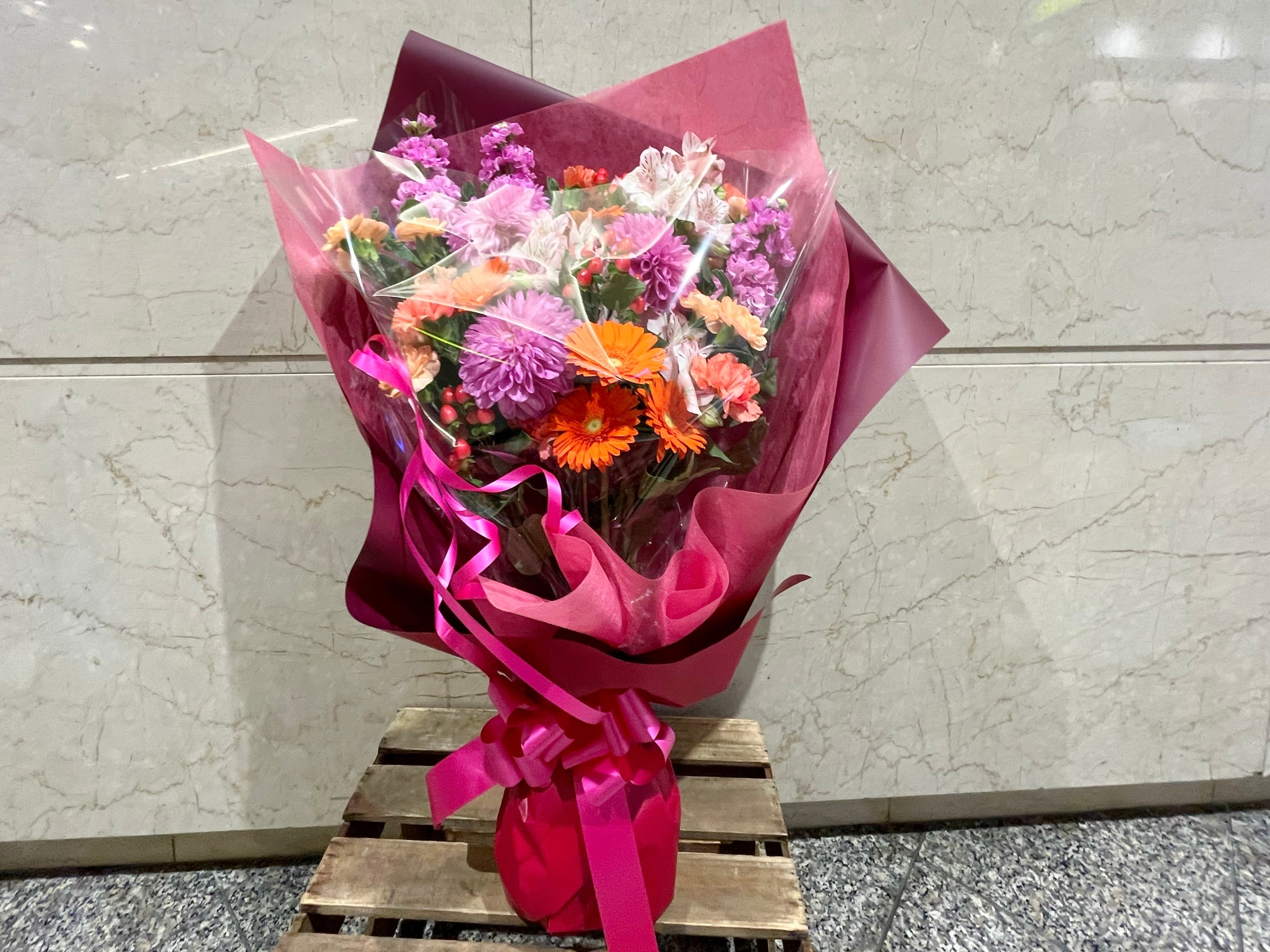 造花のピンク花束 MO-09 「ピンクカーネーションのお花束」 | 母の日 ～MOTHER's