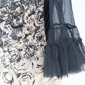 社交ダンス 衣装 チャコット Chacott トップス ブラウス スカート ツーピース セットアップ 黒 ゴールド 金 ベージュ フリル 花柄 上品 綺麗 パーティ 発表会 レッスン 練習着 ブラック系 ベージュ系 ゴールド系 フェミニン おしゃれ フォーマル 発表会衣装 お洒落