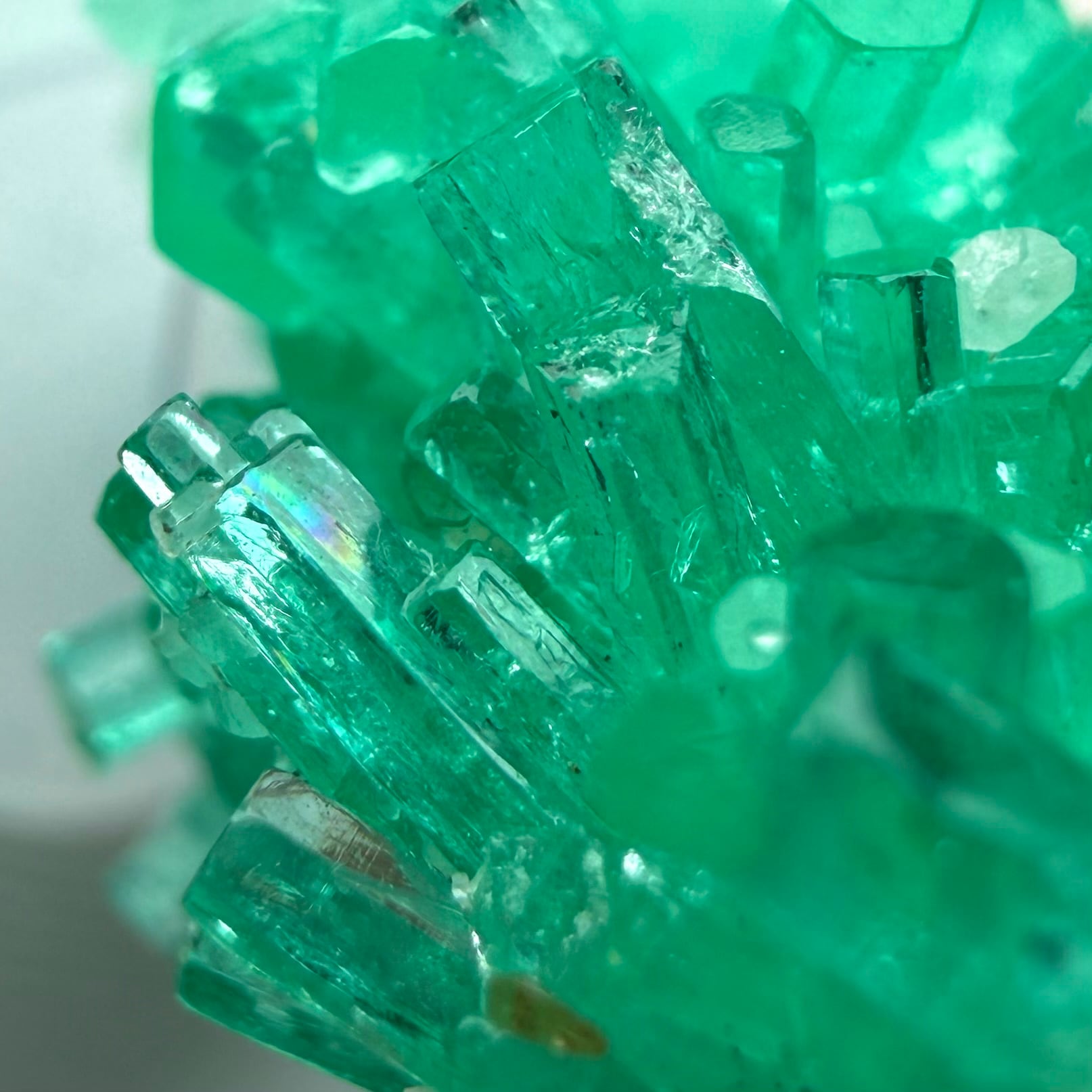 エメラルド / カルサイト【Emerald with Calcite】コロンビア産