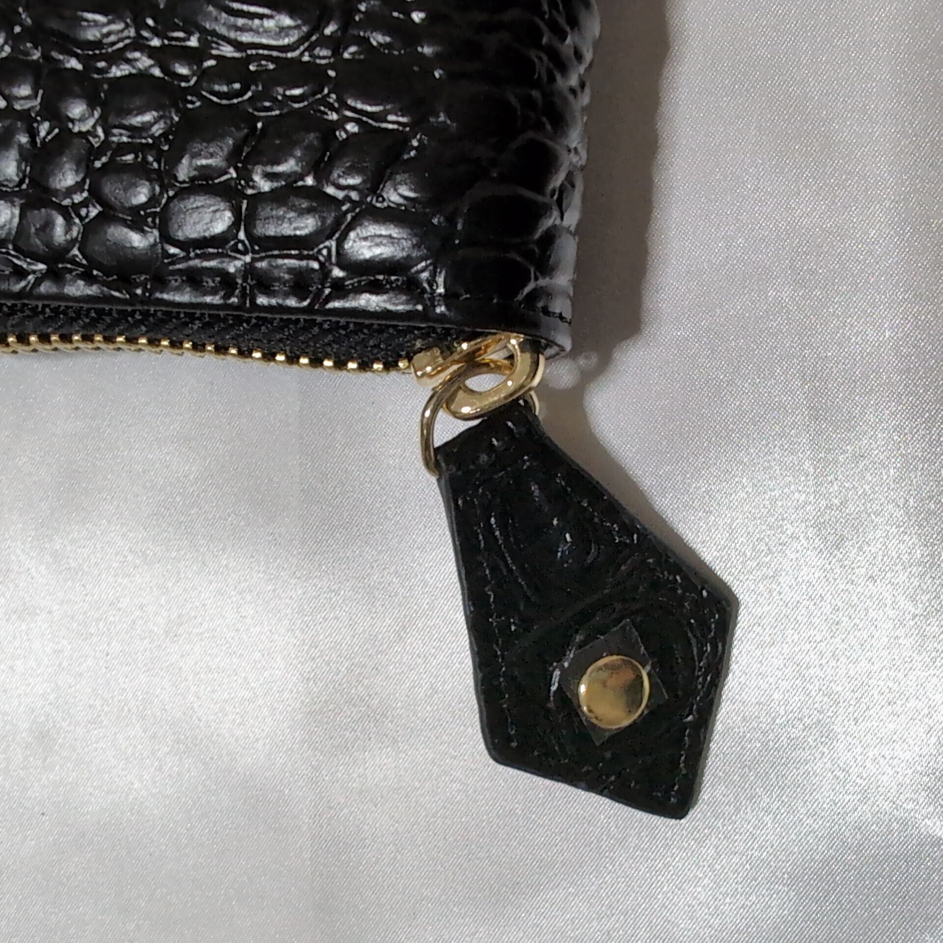 ヴィヴィアンウエストウッド ラウンドファスナー長財布 エンボス