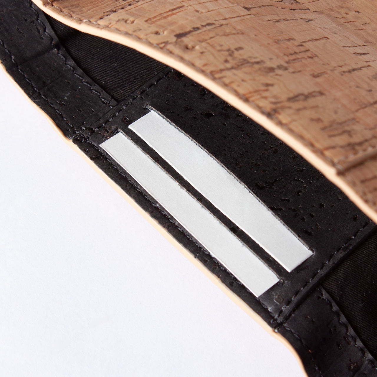 【アウトレットセール】Trifolia　三つ折りコンパクト財布 コルク製 ナチュラルストライプ