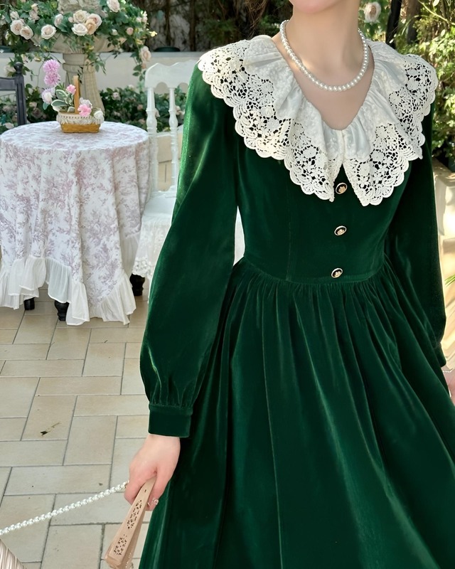 フレンチレースグリーンベルベットワンピース　24W11060