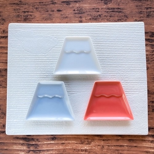 富士山　fuji小皿【全３色】白・青・赤　しょうゆ皿　日本製