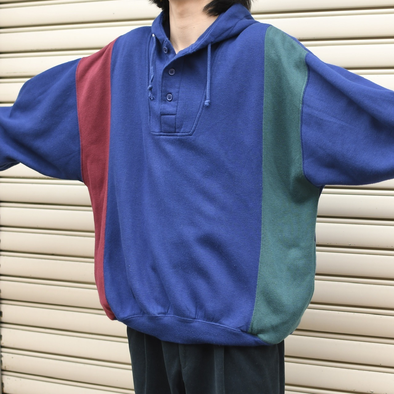 switching design 3 tone henry neck hoodie