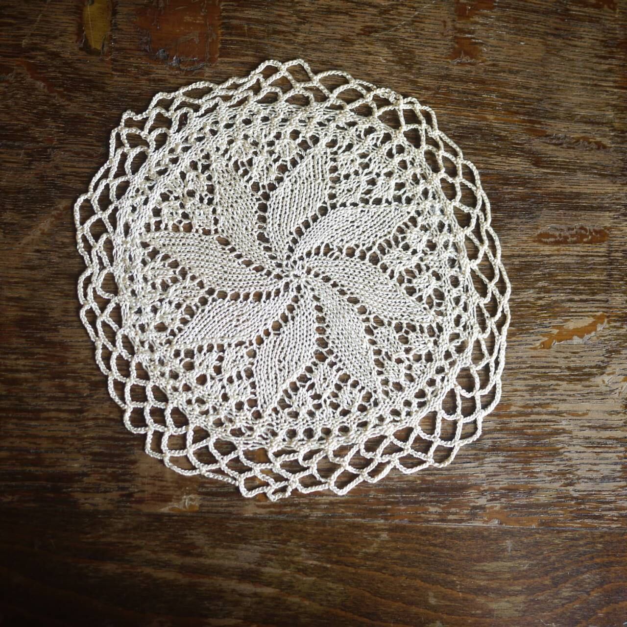 クンストレース編み ドイリー クンストレース編み ドイリー