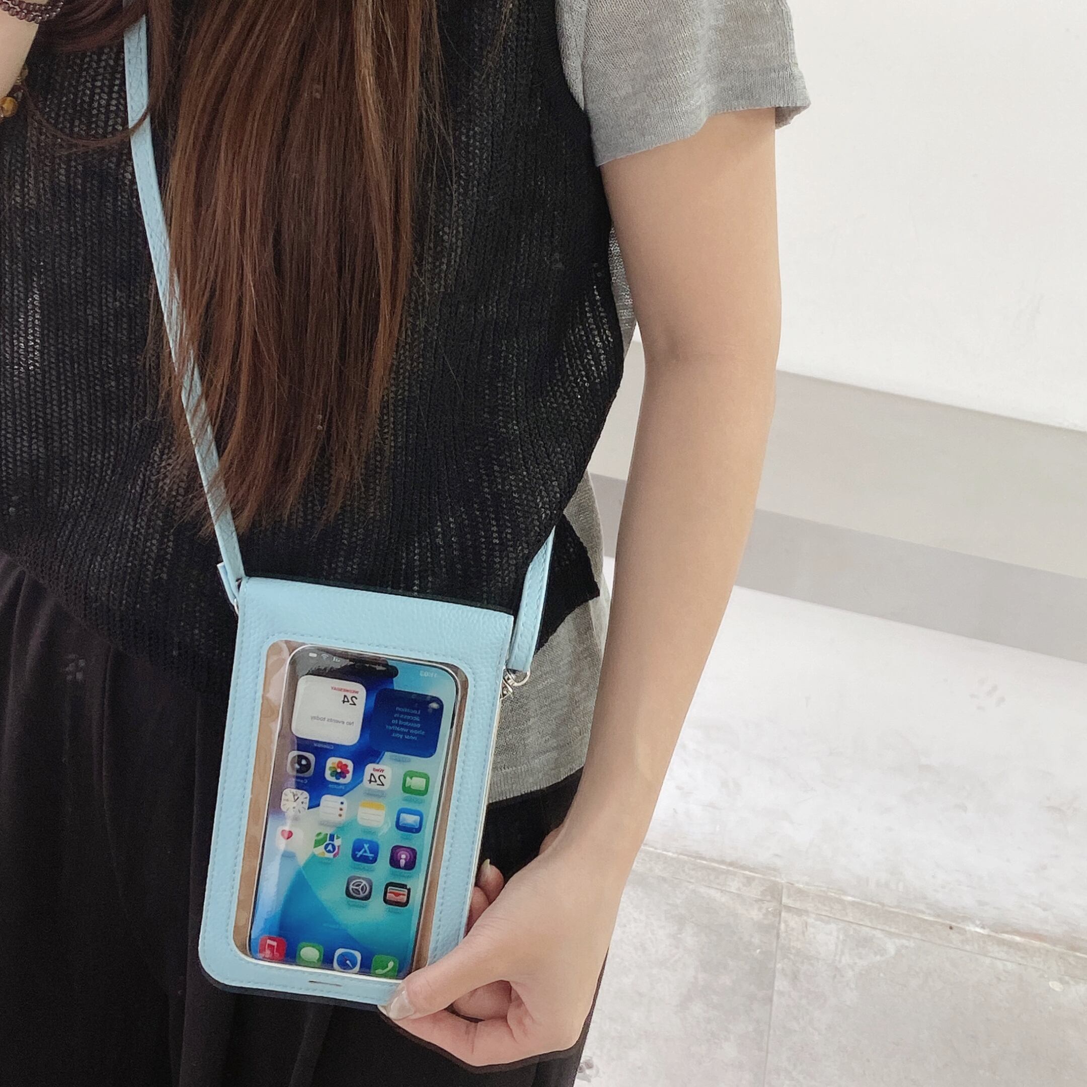 12色展開 本革風 スマホショルダー スリム ポシェット 操作できる