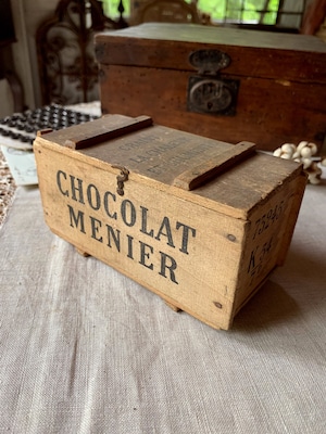 ショコラムニエの木箱 CHOCOLAT MENIER