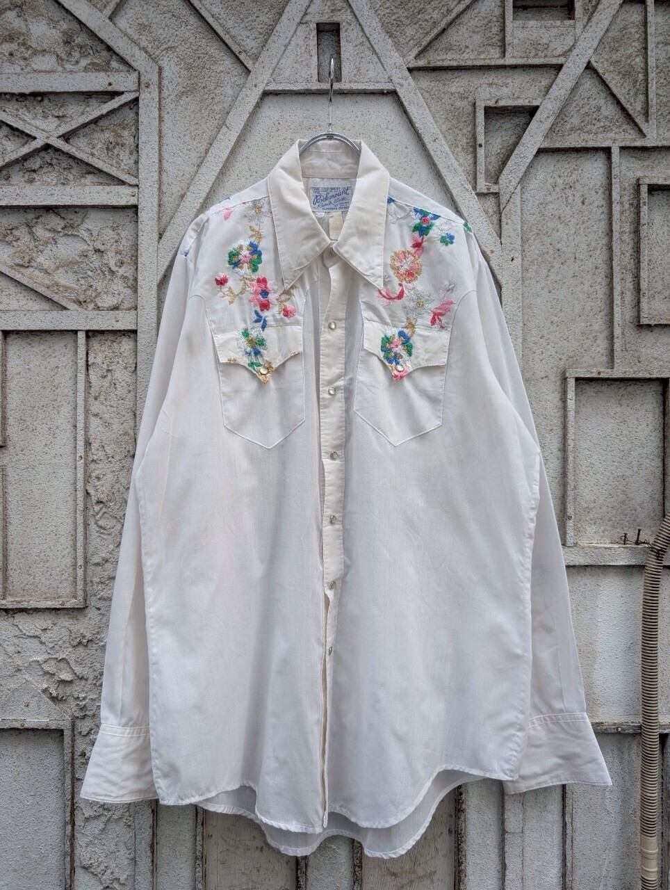 "ROCK MOUNT RANCH WEAR" flower embroidery western shirt